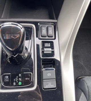 Mitsubishi Eclipse Cross 2.4 PHEV Intense / 19