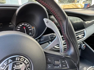 Alfa Romeo Giulia 2.9 V6 QUADRIFOGLIO Carbon pakket Sparco kuipstoelen Carplay Perfect onderhouden! / 51