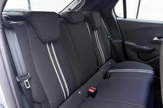 Opel Corsa Electric Long Range GS 51 kWh | Climate control | NIEUW | tot 429km WLTP | 100kW snelladen | Stoel- & stuurverwarming | Camera | Apple Carplay/Android Auto / 17