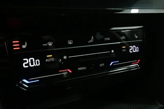 Volkswagen Passat Variant 1.5 TSI Elegance (Automaat) + Trekhaak / 22