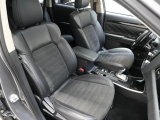 Mitsubishi Outlander 2.4 PHEV Intense / 7