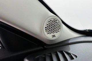 Jeep Avenger 1.2 e-Hybrid Summit Keyless 360-Camera Camera JBL Apple CarPlay / 19