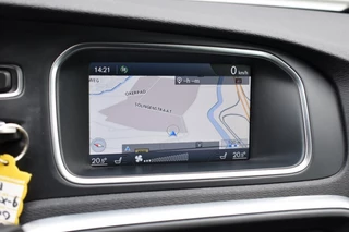 Volvo V40 1.6 T3 MOMENTUM NAVI / PDC / STOEL VERW. / TREKHAAK / 24