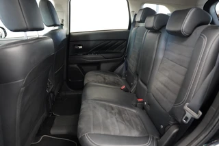 Mitsubishi Outlander 2.4 PHEV Intense  Opendak Trekhaak / 23