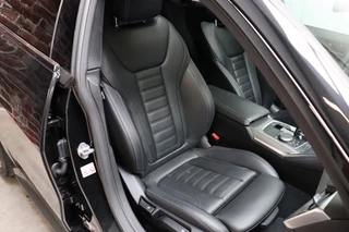 BMW 4 Serie Gran Coupé 420i High Executive M Sport Pakket Automaat  / Live Cockpit Professional / Schuif-/kanteldak / Leder / DAB / Stoelverwarming / 19 Inch / Shadow Line / Active Cruise Control / LED / M Sportremsysteem / Achteruitrijcamera / Extra Getint Glas / 19