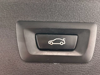 BMW X1 SDrive18i Centennial High Executive | Trekhaak | Leder | Navigatie | Stoelverwarming | Cruise/Control | Climate Control | / 19