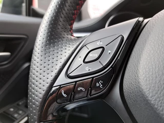 Toyota C-HR 1.8 HYBRID GR-SPORT 19"LM-VELGEN CAMERA NAVI STUUR-/STOELVERWARMING P-SENSOREN AD-CRUISE HALF-LEDER/ALCANTARA / 17