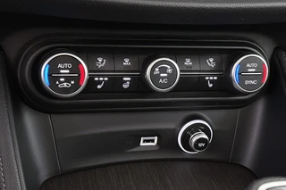 Alfa Romeo Stelvio 2.0 T AWD Veloce Ti 280PK Pano Leder Stuur-Stoelverwarming Keyless Memory / 38