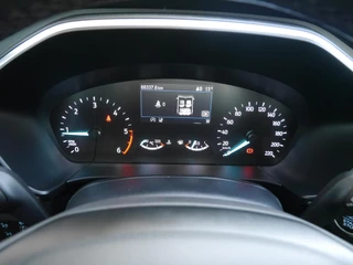 Ford Kuga 2.0 TDCi Titanium | Diesel | Trekhaak | 1900KG trekgewicht | Keyless entry en start | Lichtmetalen velgen | Navigatie | Climate control | Parkeersensoren achter / 18