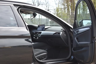 BMW 5 Series Touring 520i Executive Edition Facelift  | NL-Auto | Elekt.trekhaak | Historie | Carplay | Navi | DAB | Full LED | Zeer netjes / 36
