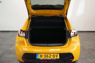 Peugeot 208 1.2 PureTech Allure  Panoramadak Navigatie Full-led 24 Maanden garantie* (Vraag naar de voorwaarden) / 25