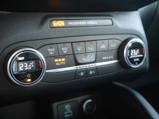 Ford Kuga 2.0 TDCi Titanium | Diesel | Trekhaak | 1900KG trekgewicht | Keyless entry en start | Lichtmetalen velgen | Navigatie | Climate control | Parkeersensoren achter / 32