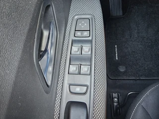 Dacia Sandero Stepway 1.0 TCe Comfort | 1e Eigenaar | Navigatie | Parkeersensoren | Cruise Control | Airco | Stuurbediening | Bluetooth / 12