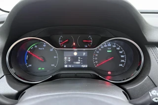 Opel Grandland X 1.6 Turbo Hybrid Business Elegance 225 PK Automaat | Trekhaak | Camera | Keyless | Elektrische achterklep | Climate control | Stoelverwarming | Dakrails / 21