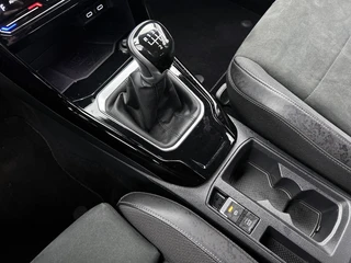Volkswagen T-Roc 1.0 TSI R-Line | Camera | Adaptive Cruise | Stoelverwarming | CarPlay / 15