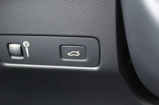 Volvo XC40 2.0 B4 R-Design  | Harman Kardon | Trekhaak | Memory | Adaptieve Cruise | Elektr. Achterklep / 15