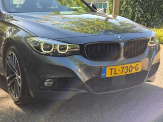BMW 3-serie Gran Turismo GT M Sport OPTIES Panorama CarPlay Adaptieve Cruise Elek. Trekhaak Camera 2e Eigenaar 320i High Executive / 7