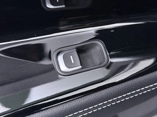 Kia e-Niro DynamicPlusLine 64 kWh - SOH 96,0% - Schuif-/kanteldak - Stoel-/stuurverwarming - Navigatie - Cruise Control - Keyless - Fabrieksgarantie tot 07-2028 / 36
