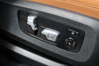BMW X5 xDrive50e M-Sport Pro  | Vierwielbesturing | Trekhaak | Spoilerpakket | H&K | Panoramadak | Luchtvering / 64