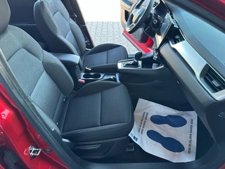 Renault Captur 1.3 TCE INTENS Trekhaak, Stoelverwarming, Navi, ALL IN prijs! / 15