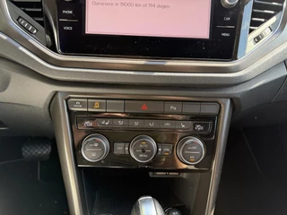 Volkswagen T-Roc 1.5 TSI Style | 51.000KM !! | Camera | Trekhaak | Keyless | Adaptive | CarPlay | / 18
