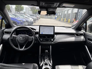 Toyota Corolla Cross 2.0 High Power Hybrid First Edition 1E-EIGENAAR NL-AUTO PARK-SENSOREN BLIND-SPOT STOELVERW APPLE/ANDROID DRAADLOOS-LADEN CAMERA ELEK-KLEP LM-VELGEN AD-CRUISE KEYLESS / 32