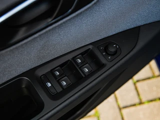 Seat Leon ST 1.0 EcoTSI Style Intense | Carplay | Keyless | Climate control | Cruise control | PDC v+a | Trekhaak / 33
