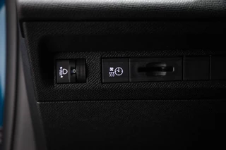 Peugeot e-408 Allure 58 kWh | NIEUW | COMFORT / CONNECT / 360 VISION & DRIVE ASSIST- PACK | STUURVERWARMING | DAB | APPLE | CAMERA / 35
