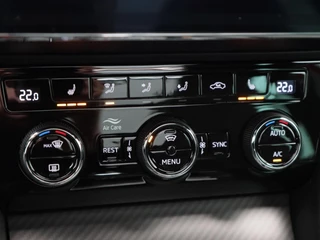 Škoda Superb Combi 1.5 TSi 150 Pk Automaat Sportline Business | Panoramadak | Trekhaak | Virtual Cockpit | Adaptive Cruise | Camera | LED | 19 Inch | 53.466 Km! / 32