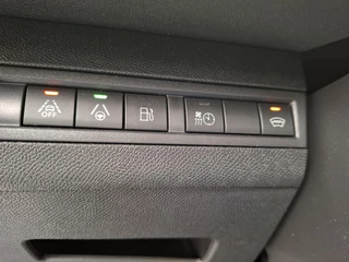 Peugeot 3008 SUV 1.6 HYbrid 225 EAT8 Automaat Road Trip Nav/Cam / 30