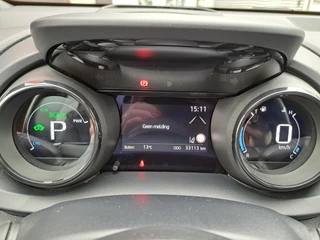 Toyota Yaris 1.5 HYBRID EXECUTIVE HEAD-UP STOELVERWARMING BI-TONE PARK-SENSOREN HALF-LEDER 17"LM-VELGEN PRIVACY-GLASS / 21