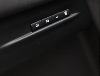 Land Rover Range Rover Evoque P300e R-Dynamic HSE  | Pano | 360 Camera / 37