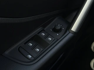 Audi Q2 35 TFSI S 150pk Edition / CarPlay / 15