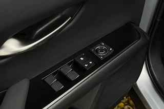 Lexus UX 250h F Sport Line | CAMERA | ADAPTIVE | KEYLESS | CARPLAY / 34