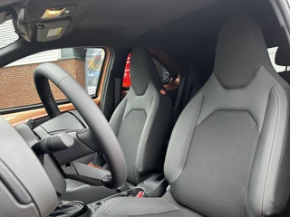 Toyota Aygo X Hybrid 115 envy STOELVERWARMING PARK-SENSOR APPLE/ANDROID KEYLESS / 2