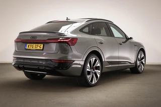 Audi Q8 Sportback e-tron 55 quattro Edition 115 kWh | PANORAMADAK | ACHTERBANKVERWARMING | AMBIENT LIGHTING | HEAD UP | B&O | TREKHAAK | 22" / 2