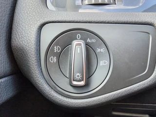 Volkswagen Golf 1.5 TSI Comfort Line Business | Automaat | Massagestoel | Adaptieve Cruise | Navigatie | Parkeersensoren | Bluetooth | Climate Control / 14
