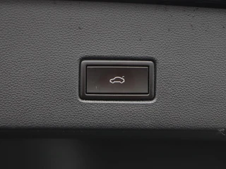 Volkswagen T-Roc 1.5 TSi 150 Pk Automaat Sport Business R-Line | Full LED | Adaptive Cruise | Carplay | Stoelverwarming | LED | Camera | Airco | 19 Inch / 19