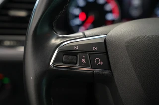 SEAT Leon ST 1.0 EcoTSI Style Business Intense  Navigatie CruiseControl Trekhaak! / 8