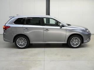 Mitsubishi Outlander 2.4 PHEV Intense / 35