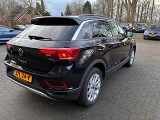 Volkswagen T-Roc 1.5 TSI 150PK AUTOMAAT! KEYLESS/LED/ADAP.CRUISE/CARPLAY / 10