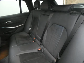 BMW 3-Serie 320e M-Sport Aut. |Schuifdak |Head-Up |Facelift - Widescreen! / 15