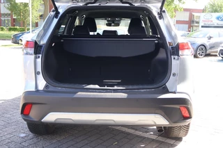 Toyota Corolla Cross 2.0 HYBRID 184PK FIRST-EDITION BLIND-SPOT EL-ACHTERKLEP LM-VELGEN KEYLESS PARK-SENSOREN STOELVERW DRAADLOOS-LADEN AD-CRUISE BLUETOOTH / 26