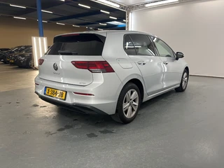 Volkswagen Golf 1.5etsi mhev life business 96kW dsg-7 aut / 4