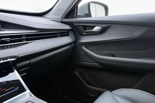 Chery Tiggo 4 Full hybrid 163pk Automaat Unique | 7 jaar Garantie  | DEMO | Apple Carplay/Android Auto | 360 Camera | Stoelverwarming | Keyless | Lederen bekleding / 30