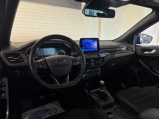 Ford Focus 1.0 EcoBoost ST Line Business Trekhaak Navi ACC Smartlink 17'' / 13