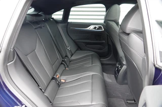 BMW i4 eDrive40 M Sport Edition 84 kWh Comfort Pack | Trekhaak | Schuifdak | / 25