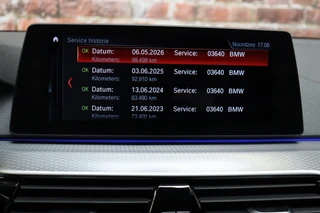 BMW 5 Series Touring 520i High Executive M Sport Pakket Automaat  / Navigatiesysteem Professional / Adaptieve LED-koplamp / Hifi / Climate Control / Parkeersensoren / Sfeerverlichting / Chrome Line / Sportstoelen / Cruise Control / Stoelverwarming / 20