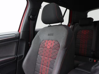 Volkswagen Golf 2.0 TSi GTi 290 Pk TCR | Panorama Dak | Adaptive Cruise | Camera | Stoelverwarming | 18 inch | 90.438 km!! / 46