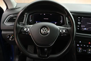 Volkswagen T-Roc 1.5 TSI 150pk DSG Sport Trekhaak Stoelverwarming Camera Keyless Navigatie / 18